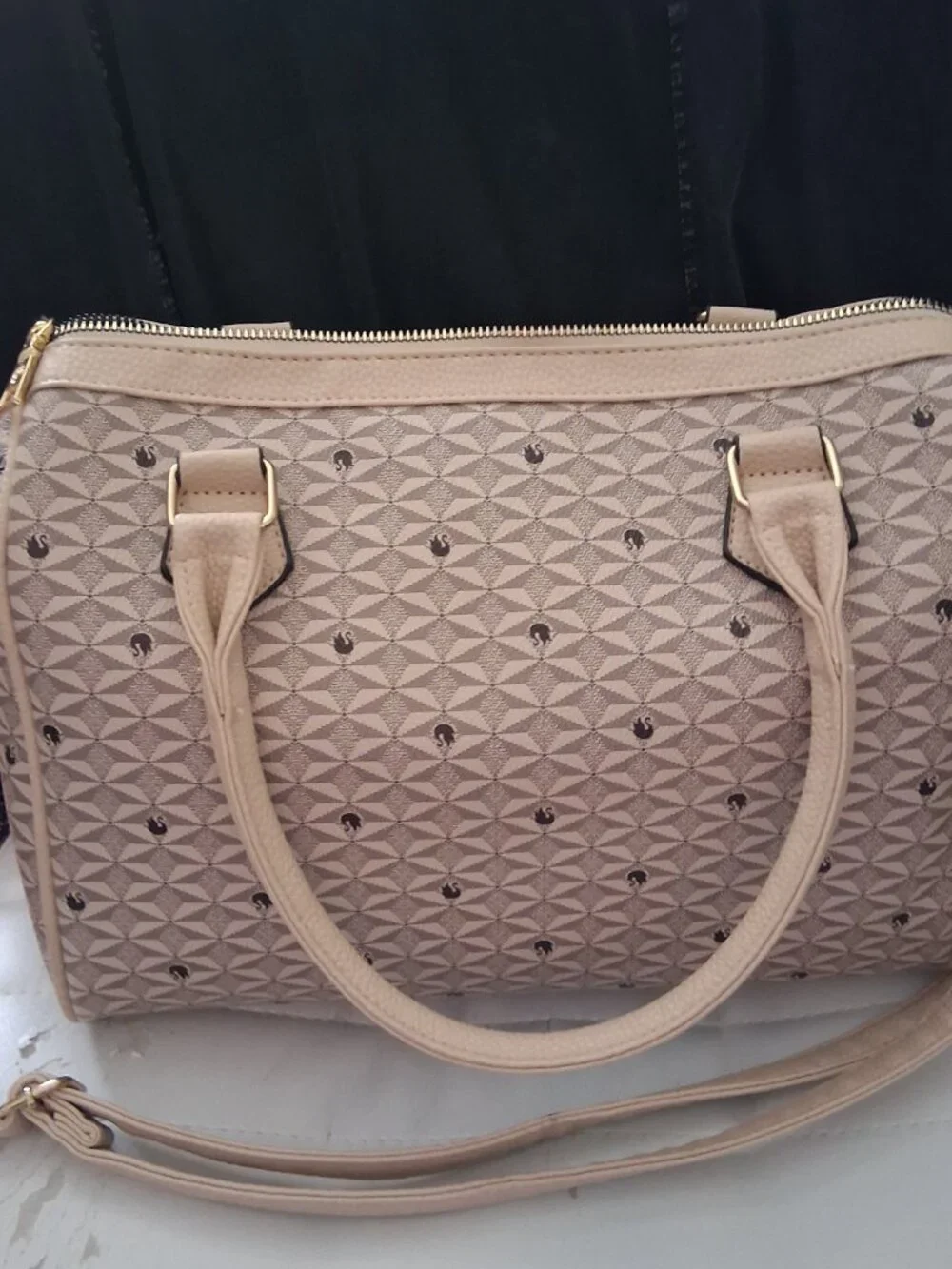 Gloria Vanderbilt Beige Swan Logo Crossbody Handbag Purse
